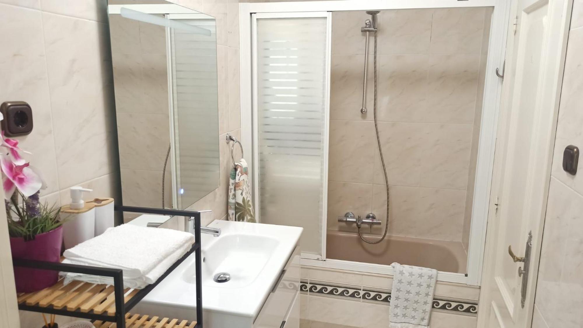 Ohana, Apartamento-Parking Privado Gratis-Centrico-Wifi-Ascensor-Sin Cuestas-82M2 Бермео Екстериор снимка