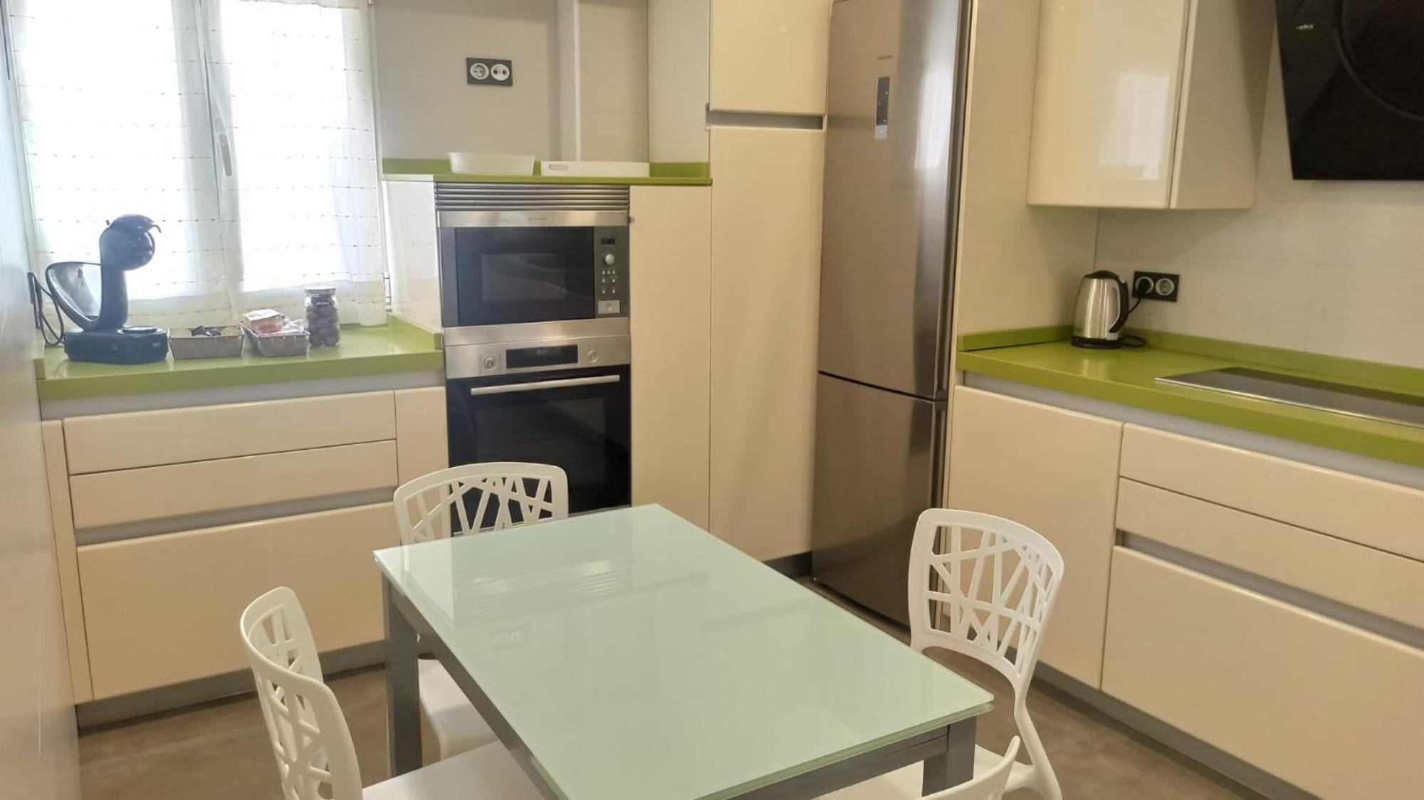 Ohana, Apartamento-Parking Privado Gratis-Centrico-Wifi-Ascensor-Sin Cuestas-82M2 Бермео Екстериор снимка