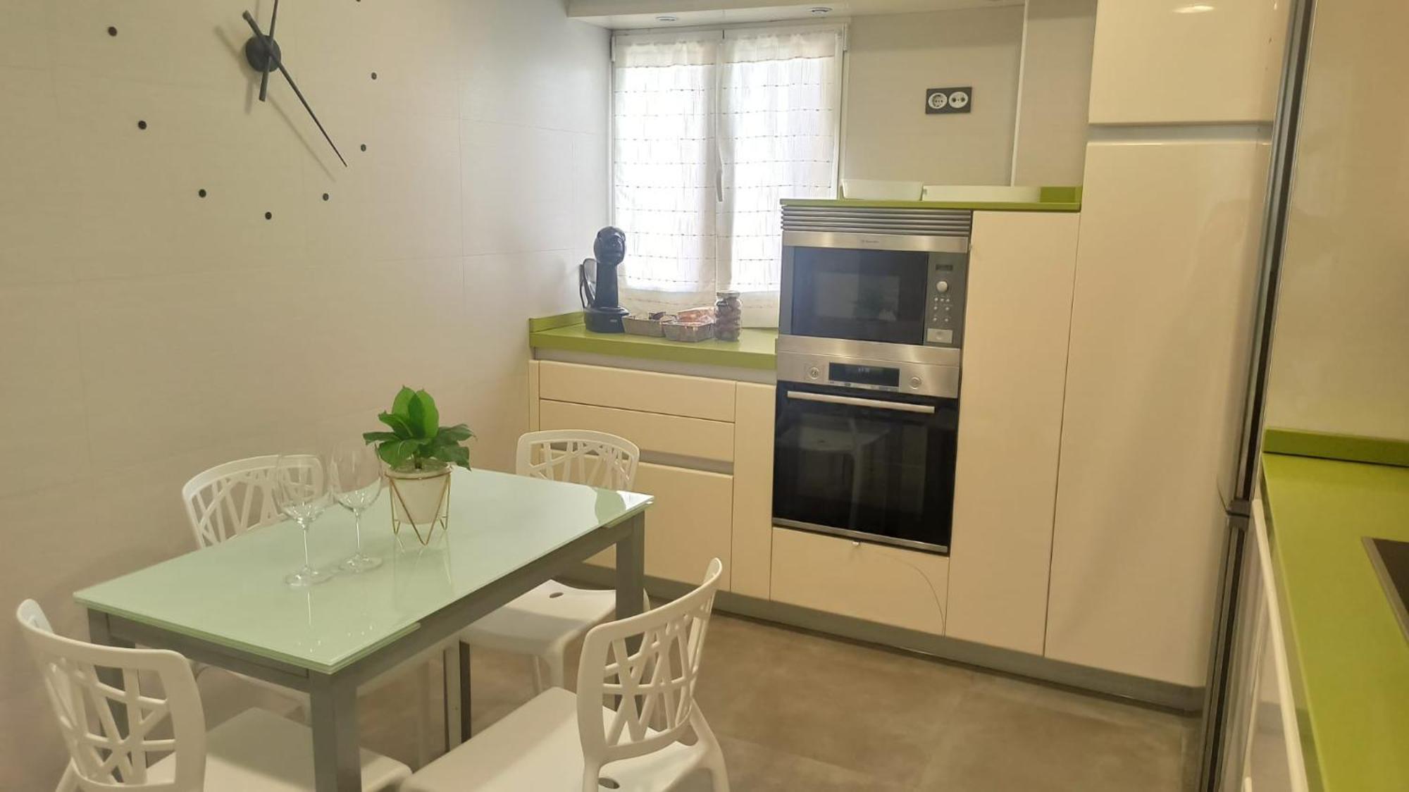 Ohana, Apartamento-Parking Privado Gratis-Centrico-Wifi-Ascensor-Sin Cuestas-82M2 Бермео Екстериор снимка